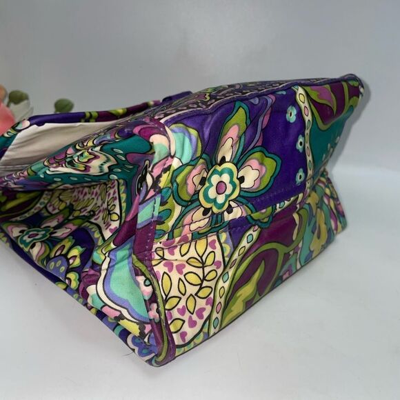 Vera Bradley Colorful Paisley Print Lunch Bag - Picture 8 of 9